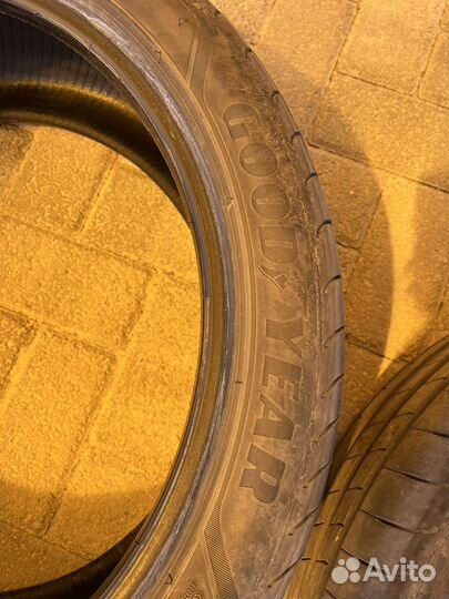 Goodyear Vector 4Seasons Gen-3 245/40 R19 и 245/40 R19 98Y