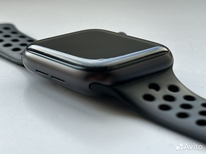 Apple Watch Series 5 44mm (99 акб)