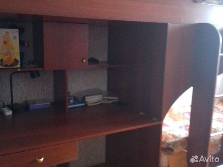 Двухъярусная кровать