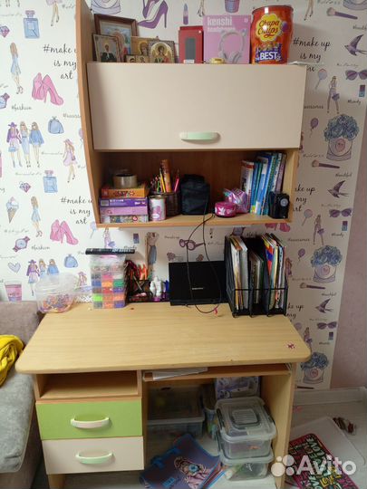 Детский письменный стол