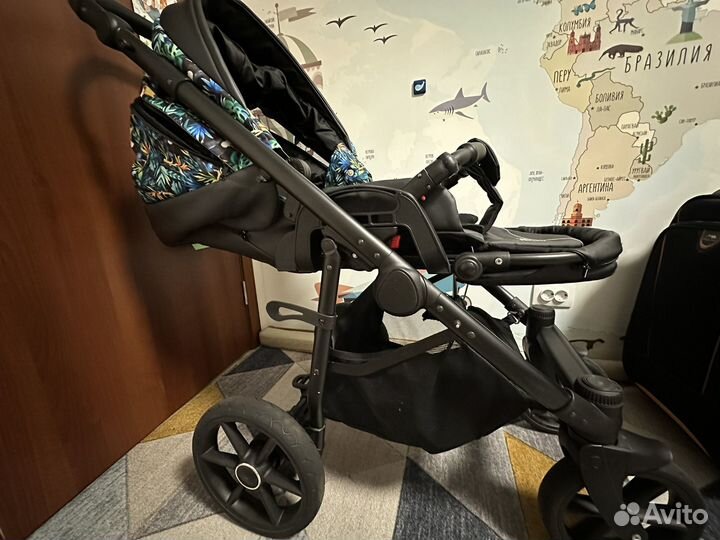 Коляска прогулочная