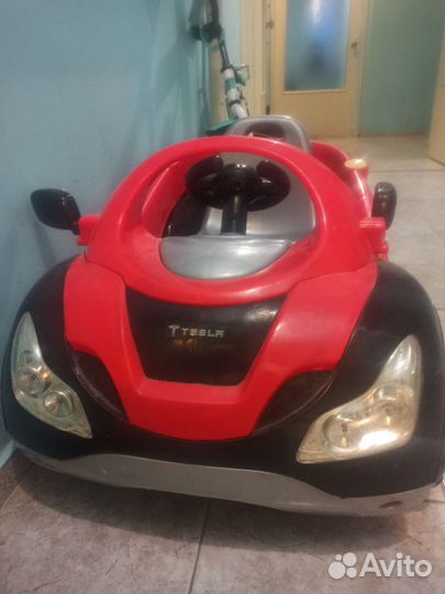 Детский электромобиль Tesla