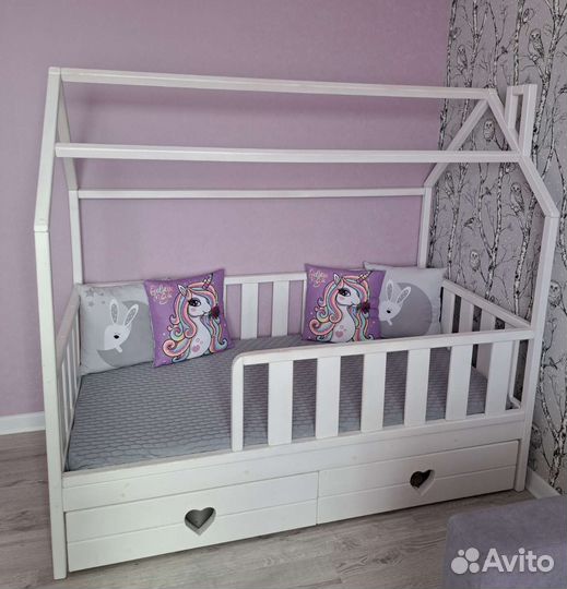 Кровать чердак домик с ящиками и матрасом