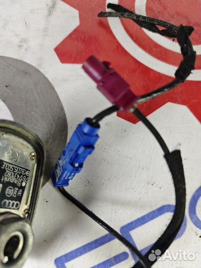Антенна Audi A4 B8 2.0 2011