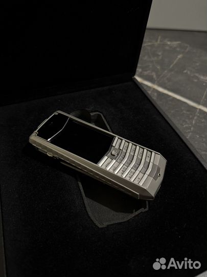 Vertu Ascent 2010, 32 ГБ