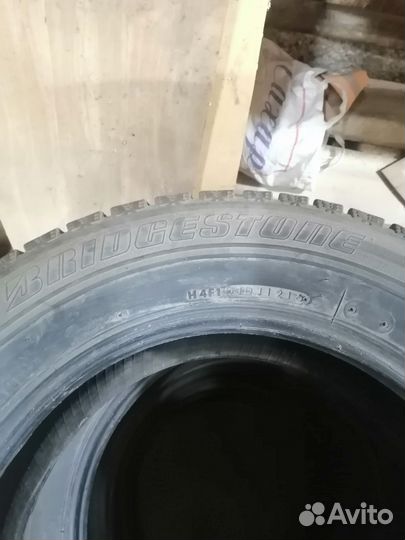 Bridgestone Blizzak Revo GZ 215/60 R16