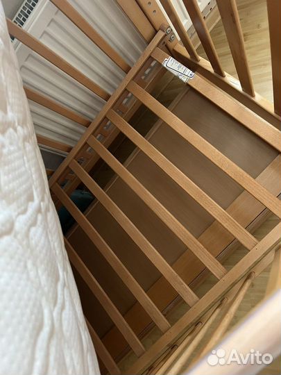 Детская кроватка с маятником Лель