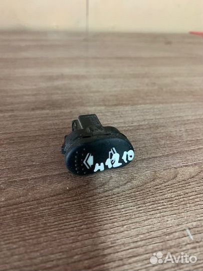 Кнопка стеклоподъемника Ford focus 1