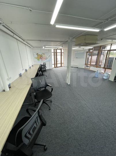 Панорамный офис с террасой, 55 м²