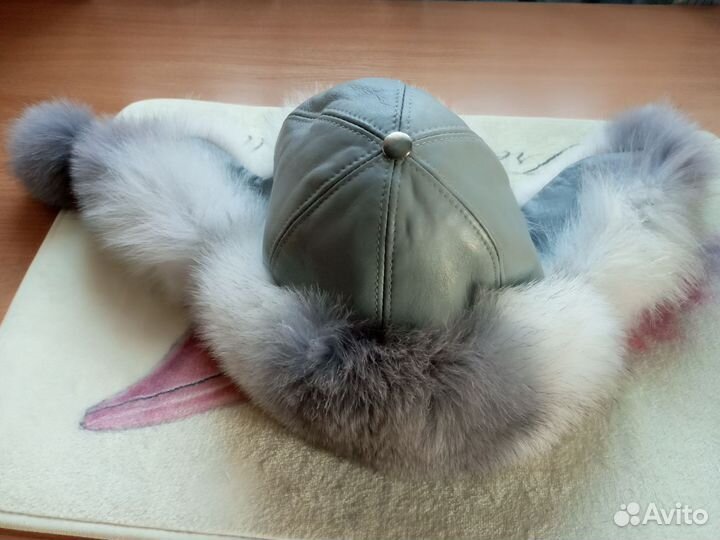 Женская шапка