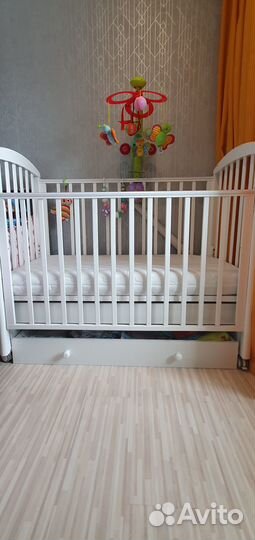 Продам детскую кроватку gandylyan