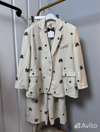 Костюм женский брючный Италия р, 48-50