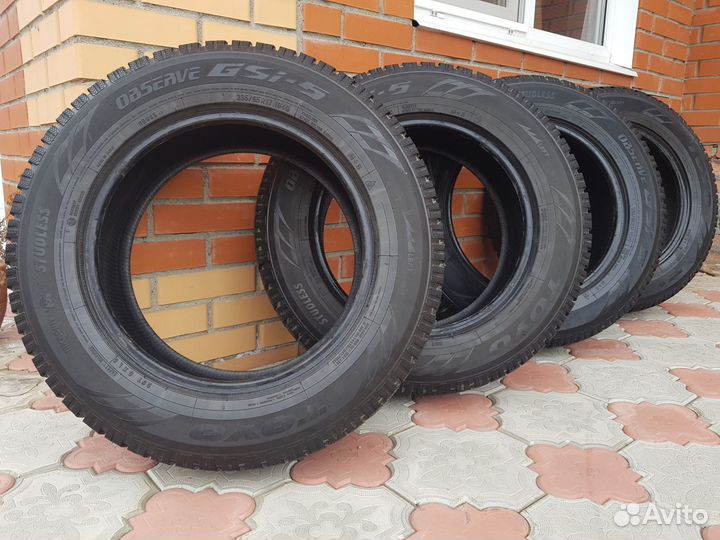Toyo Observe GSi-5 235/65 R17