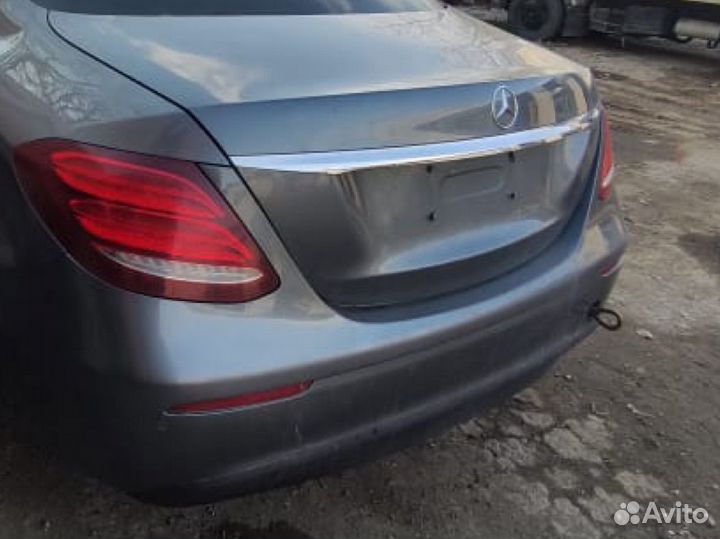 Крышка багажника, задние фонари и бампер w213