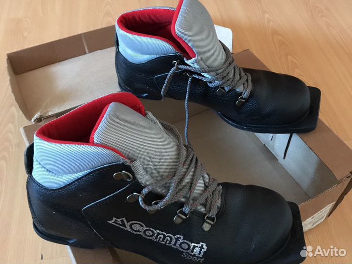Лыжные ботинки