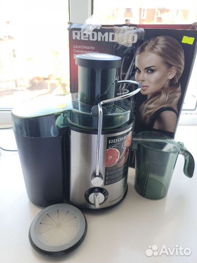 Соковыжималка Redmond RJ-M911