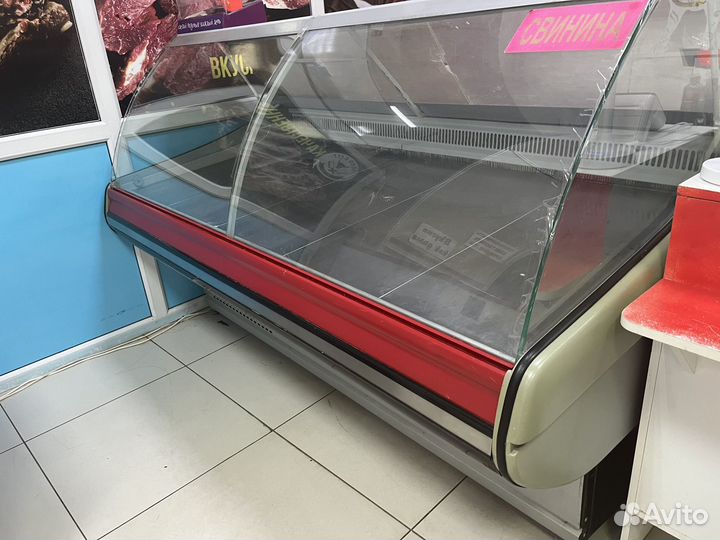 Продаю витринное оборудование