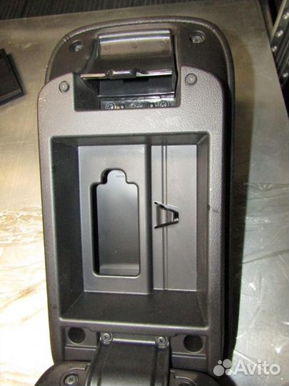 Подлокотник Outlander (GF) 2012