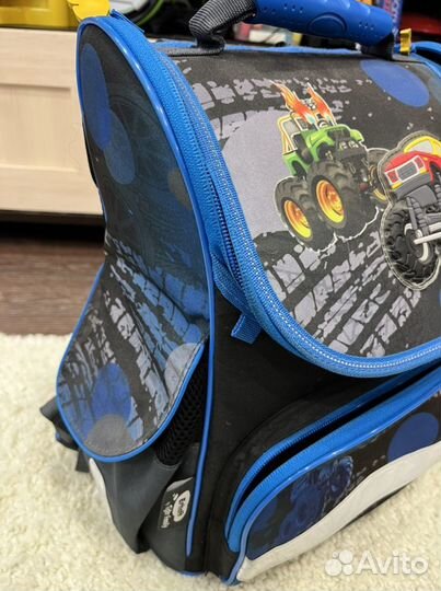 Школьный рюкзак