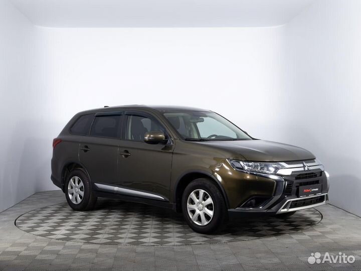 Mitsubishi Outlander 2.0 CVT, 2019, 124 240 км