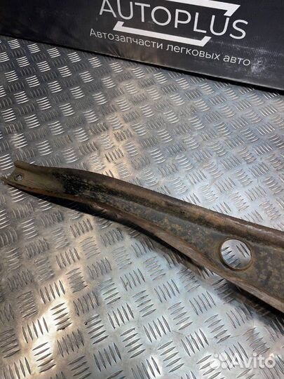 Поперечная балка передняя Mazda Protege седан 1.6