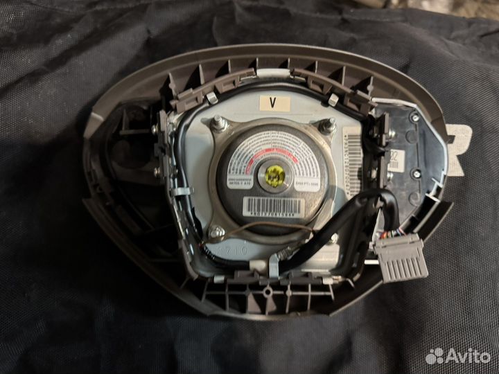 Подушка безопасность leaf ZE0