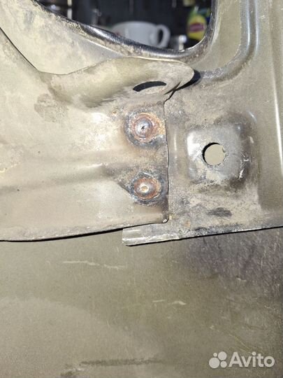 Передние правое крыло Land Cruiser 200 от 2012г