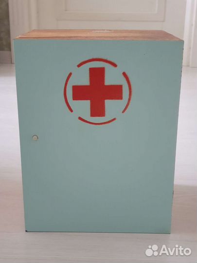 Аптечка деревянная СССР