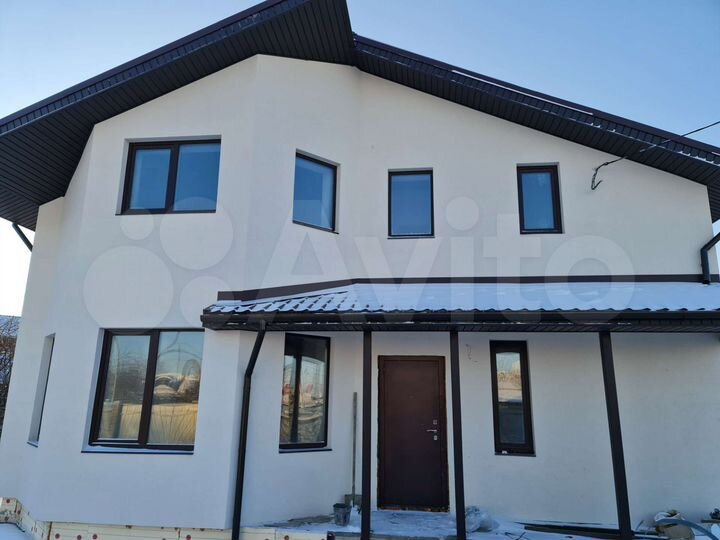 Коттедж 275 м² на участке 12 сот.