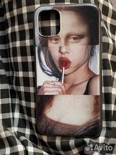 Чехол на iPhone 11