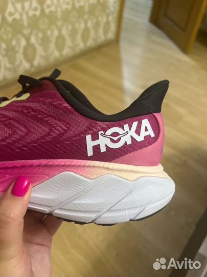 Кроссовки hoka