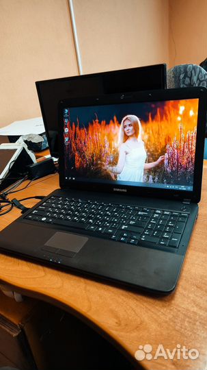 Быстрый Samsung R540, i3-380m, SSD 256 G, озу 4
