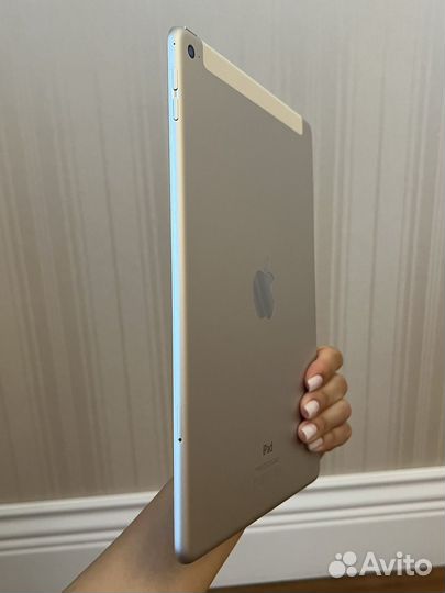 iPad Pro 9.7 128 GB golden