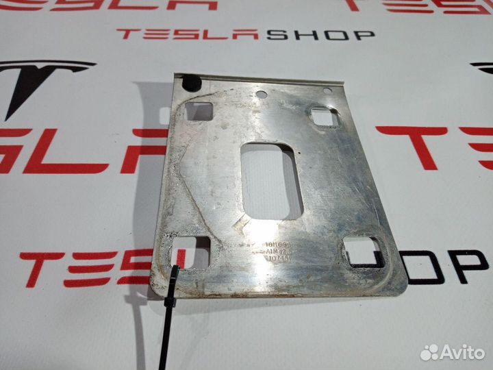 Пластина дистанционная телевизор/усилитель T1.0 мм