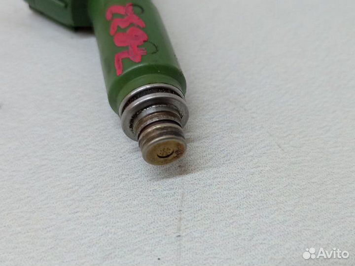 Форсунка топливная Toyota Avensis ZZT251 1ZZ-FE