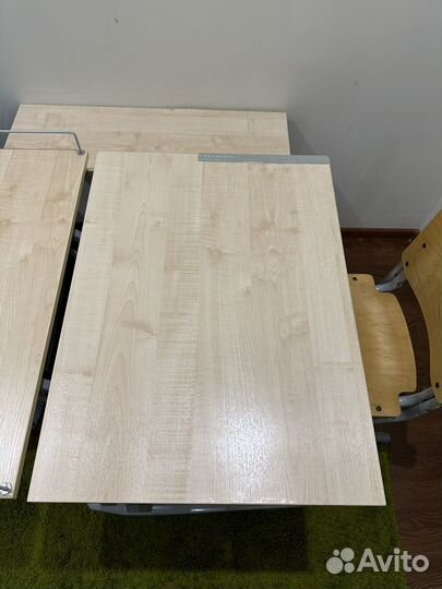 Школьная парта и стул