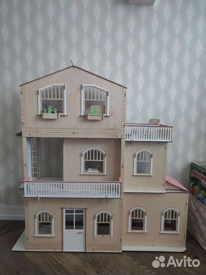 Домик кукольный