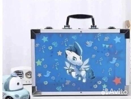 Набор для рисования в чемодане