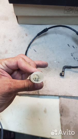 Датчик износа тормозных колодок на BMW 5 Е60/Е61