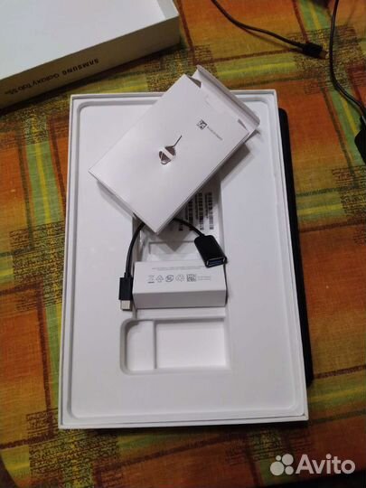 Планшет Samsung tab S5e 4/64 LTE