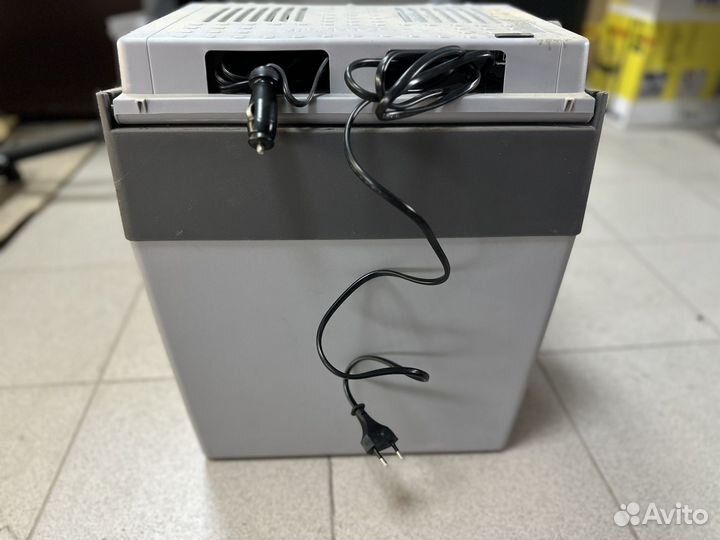 Автохолодильник dometic