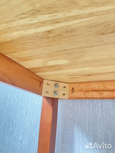 Кухонный стол