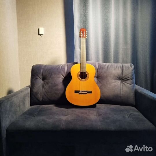 Yamaha c40 классическая с комплектом 3 в 1