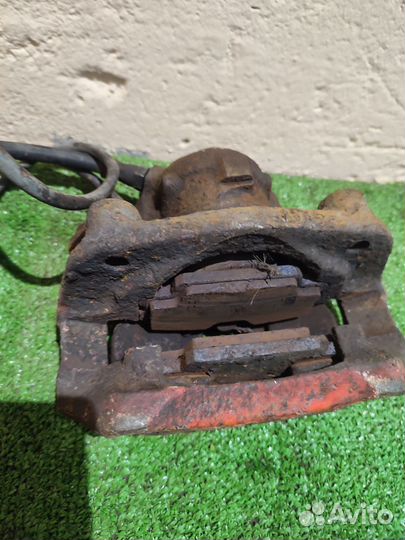 Передний суппорт Mercedes-Benz w201, w124