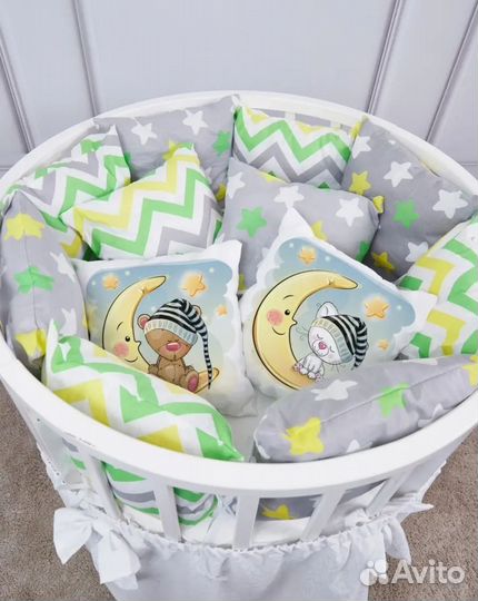 Комплект новый бортиков с одеялом в кроватку