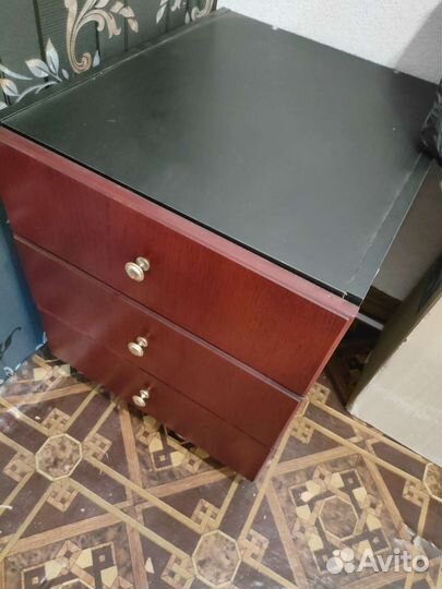 Тумба прикроватная