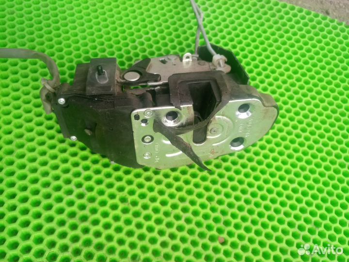 Замок двери задний правый Kia Spectra Киа Спектра