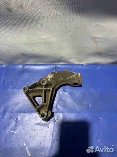 Кронштейн подушки двигателя ваз 2110