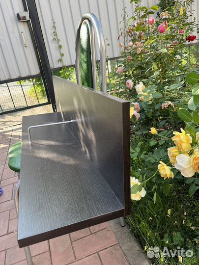 Книжная полка навесная