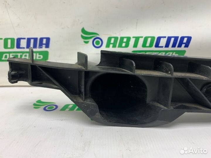 Кронштейн фары передний правый Volkswagen Golf V